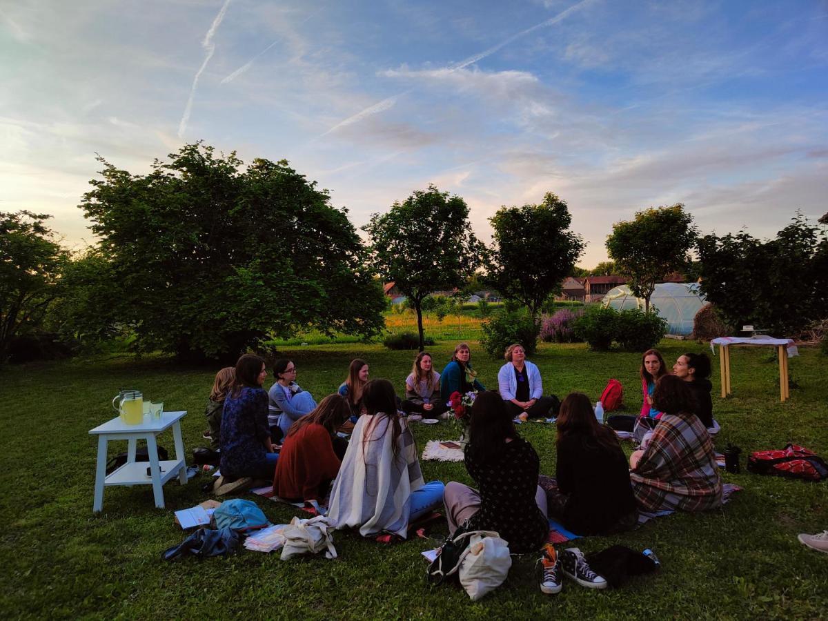 Ethno&Coffee House Tulip Bed and Breakfast Glozan Εξωτερικό φωτογραφία